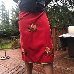 Absolutely stunning, flower-patterned red skirt!